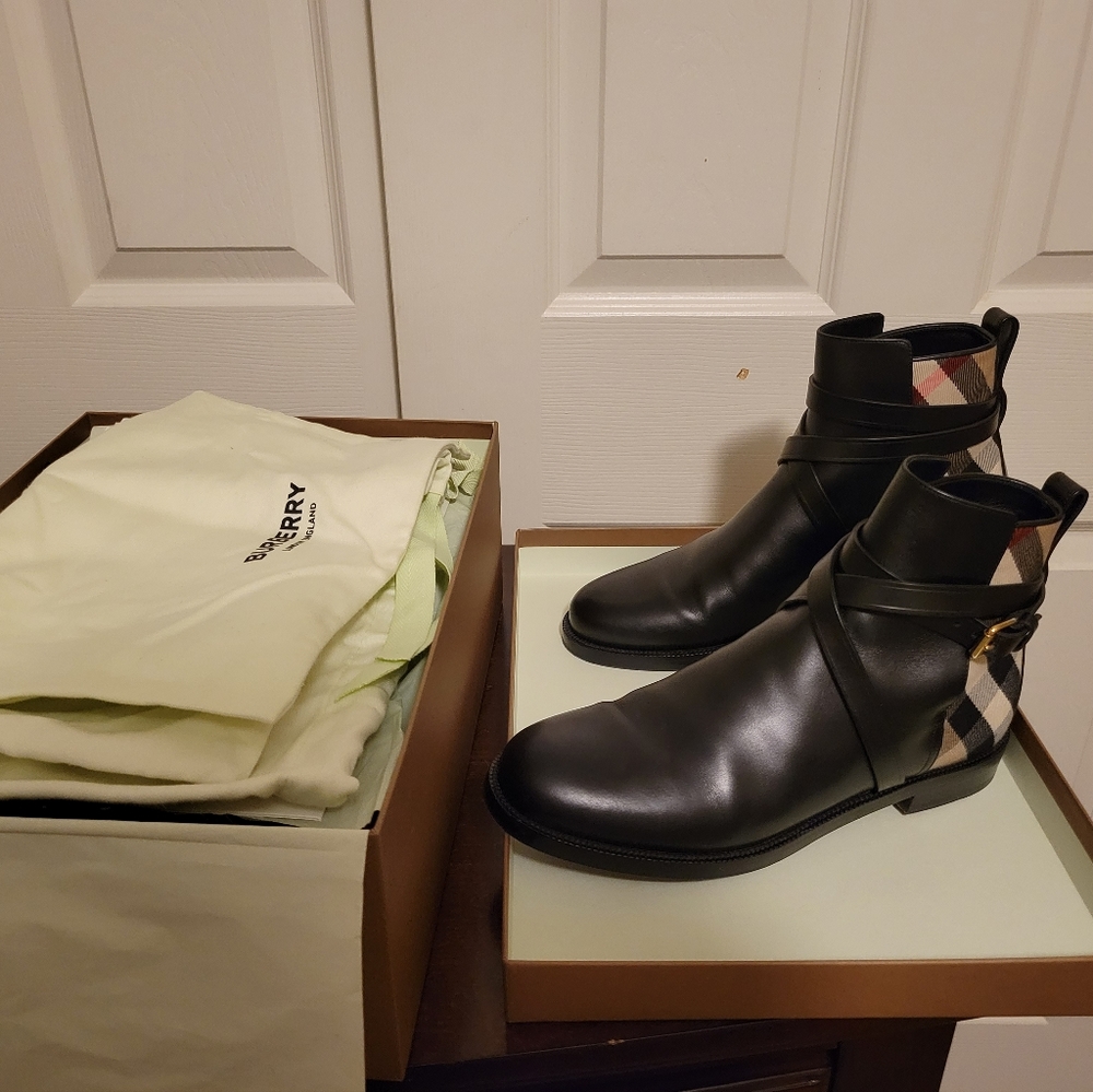 Burberry Pryle Boots - Picture 8 of 12